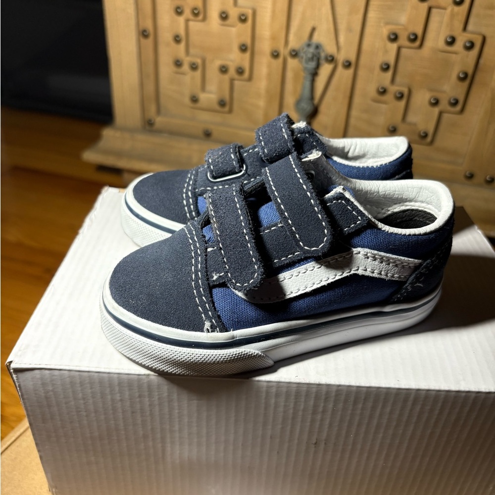 Vans Old Skool Kids Navy and White Velcro Sneakers